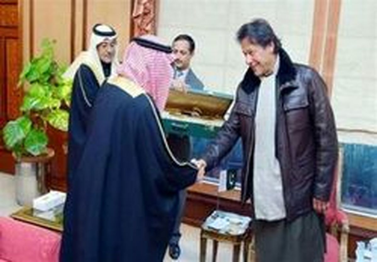 هدیه عجیب سعودی‌ها به عمران خان +عکس