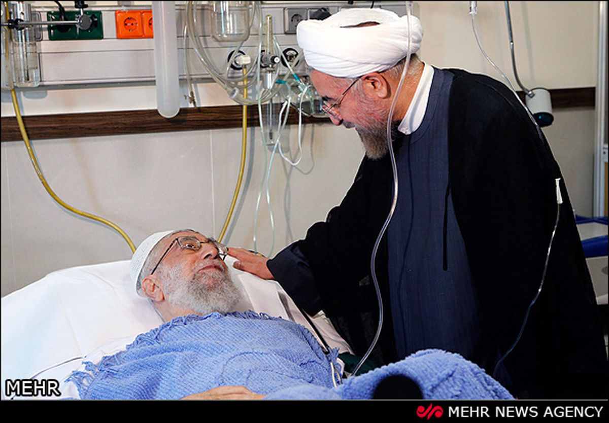 عیادت رئیس جمهور از رهبر انقلاب/عکس