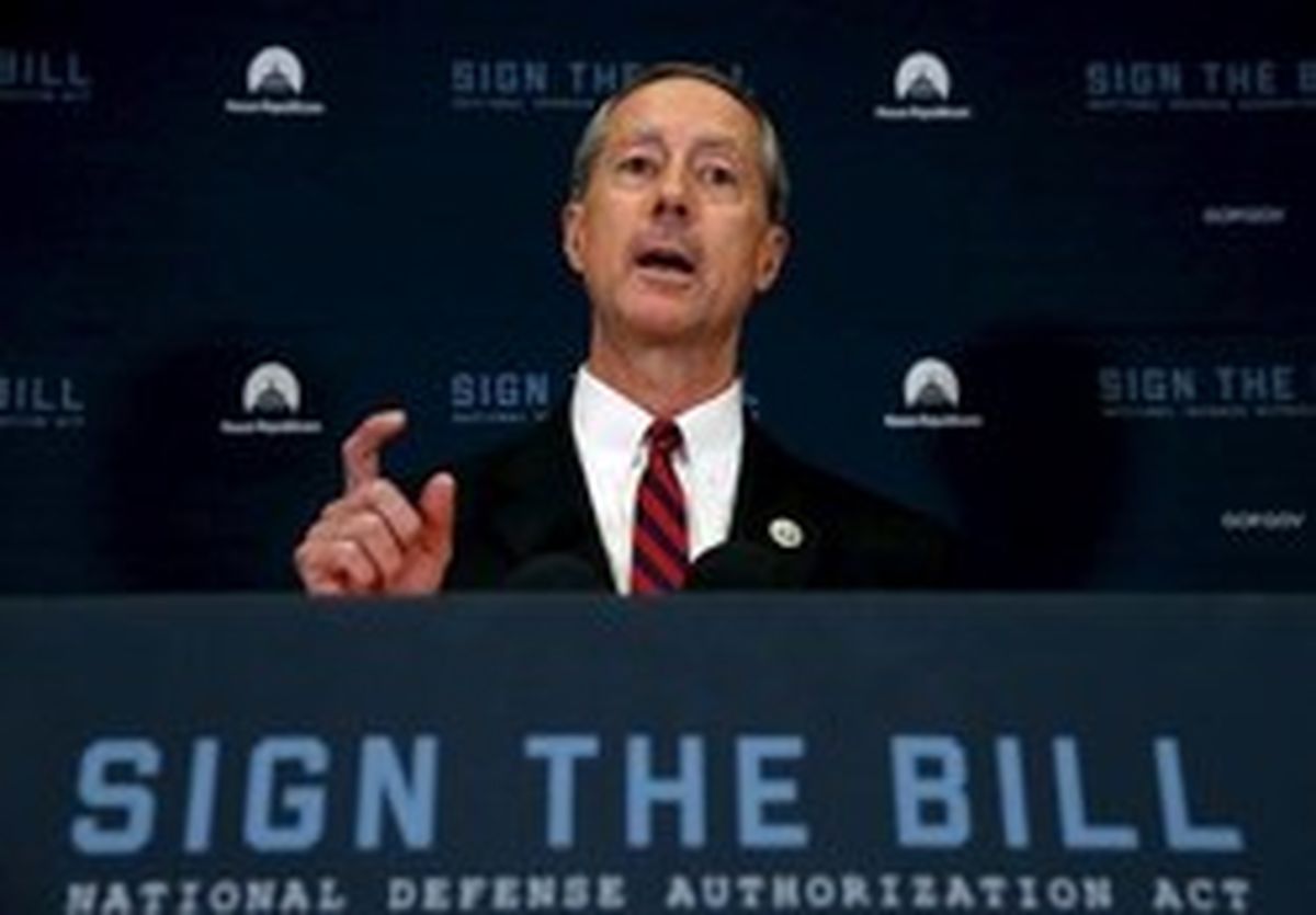 ترامپ نباید از توافق هسته‌ای با ایران خارج شود