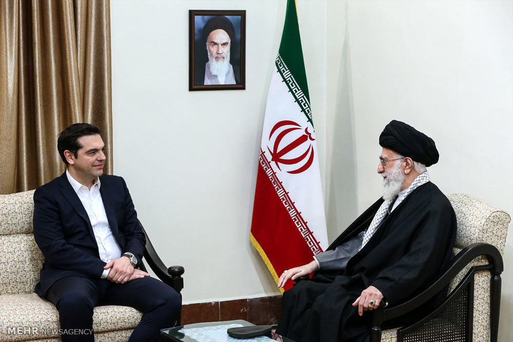 گزارش تصویری ۱۹ بهمن: از دیدار ملی‌پوشان با جانبازان تا رقیب قطری لامبورگینی