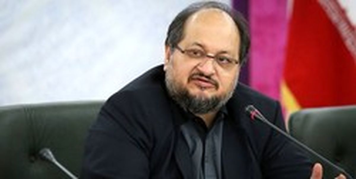 شریعتمداری: برخورد با فساد را با عزم جدی دنبال میکنیم