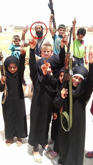 دختربچه‌های داعشی/ عکس