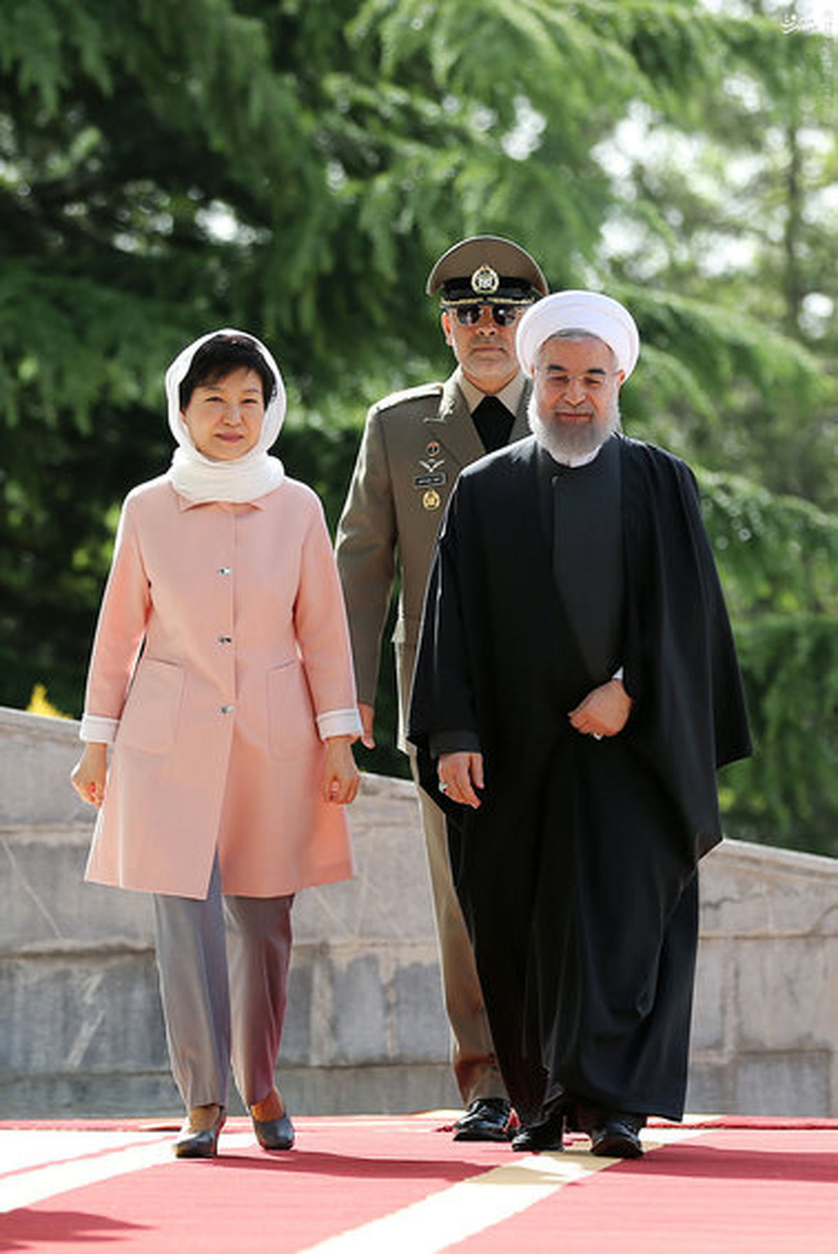 عکس: پوشش خانم رییس جمهور در ایران