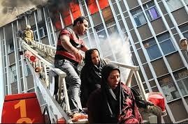 هشدار به‌ سیاست‌بازان