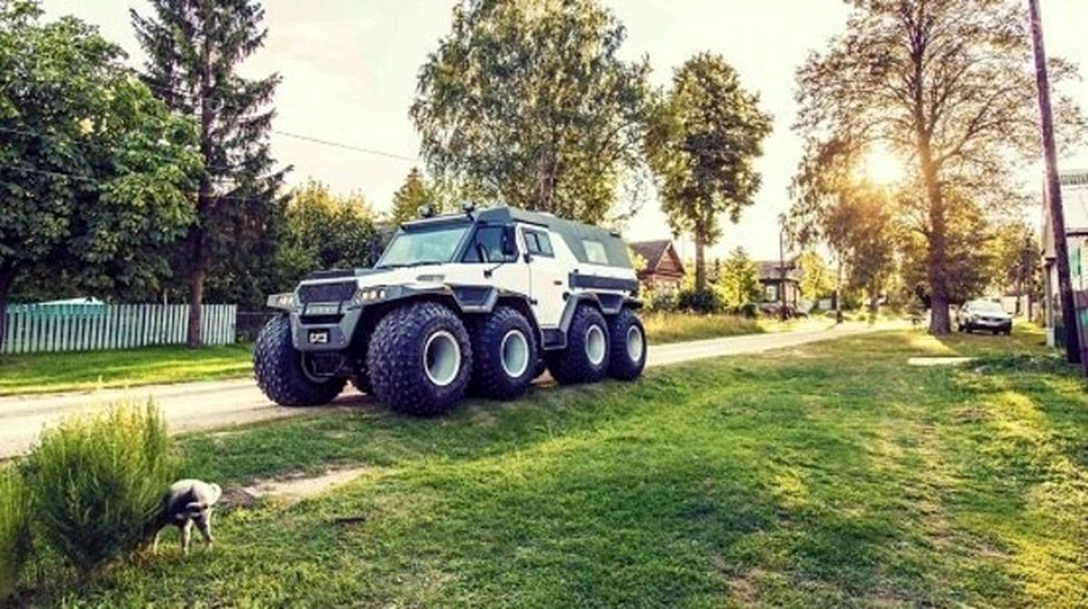 هیولای ۸ پا در جادههای ناهموار روسیه +عکس