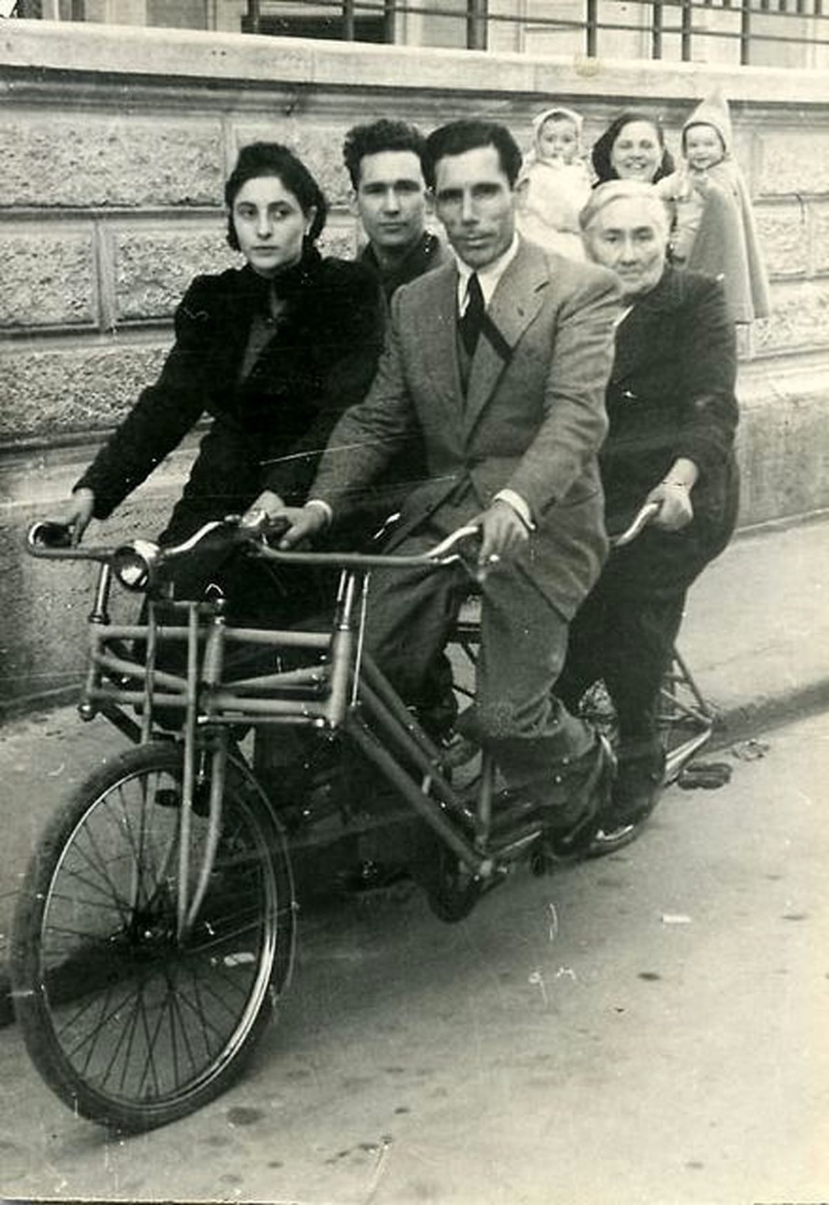 عکس: دوچرخه خانوادگی
