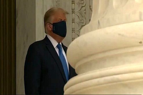 مردم آمریکا ترامپ و ملانیا را هو کردند