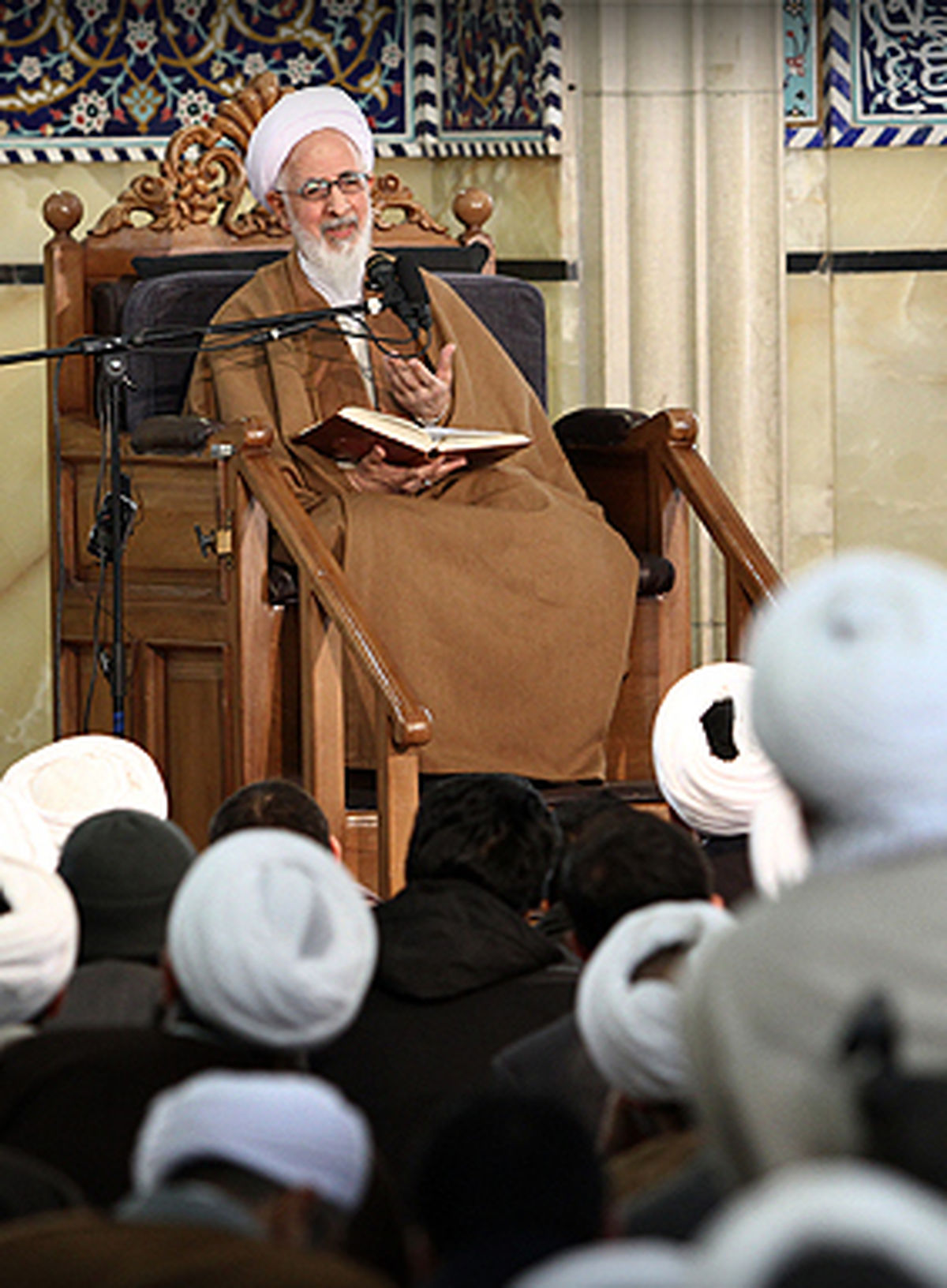 نتیجه خالی شدن مساجد جمع شدن چند ميليون پرونده در دستگاه قضايی است/ به لطف الهی تحريمها اثر نخواهد کرد