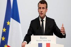 ماکرون در پارلمان اروپا سخنرانی میکند