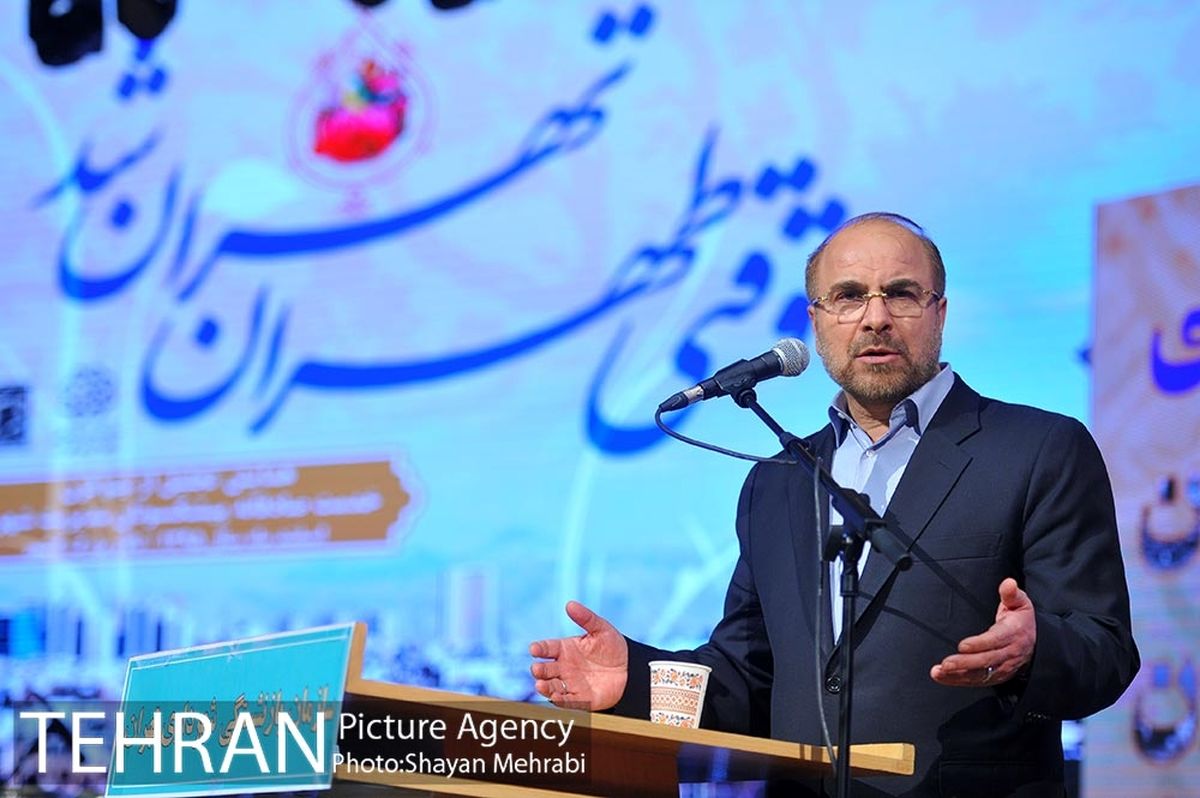 باید فاصله دریافتی بازنشستگان و حقوق‌بگیران کاهش یابد