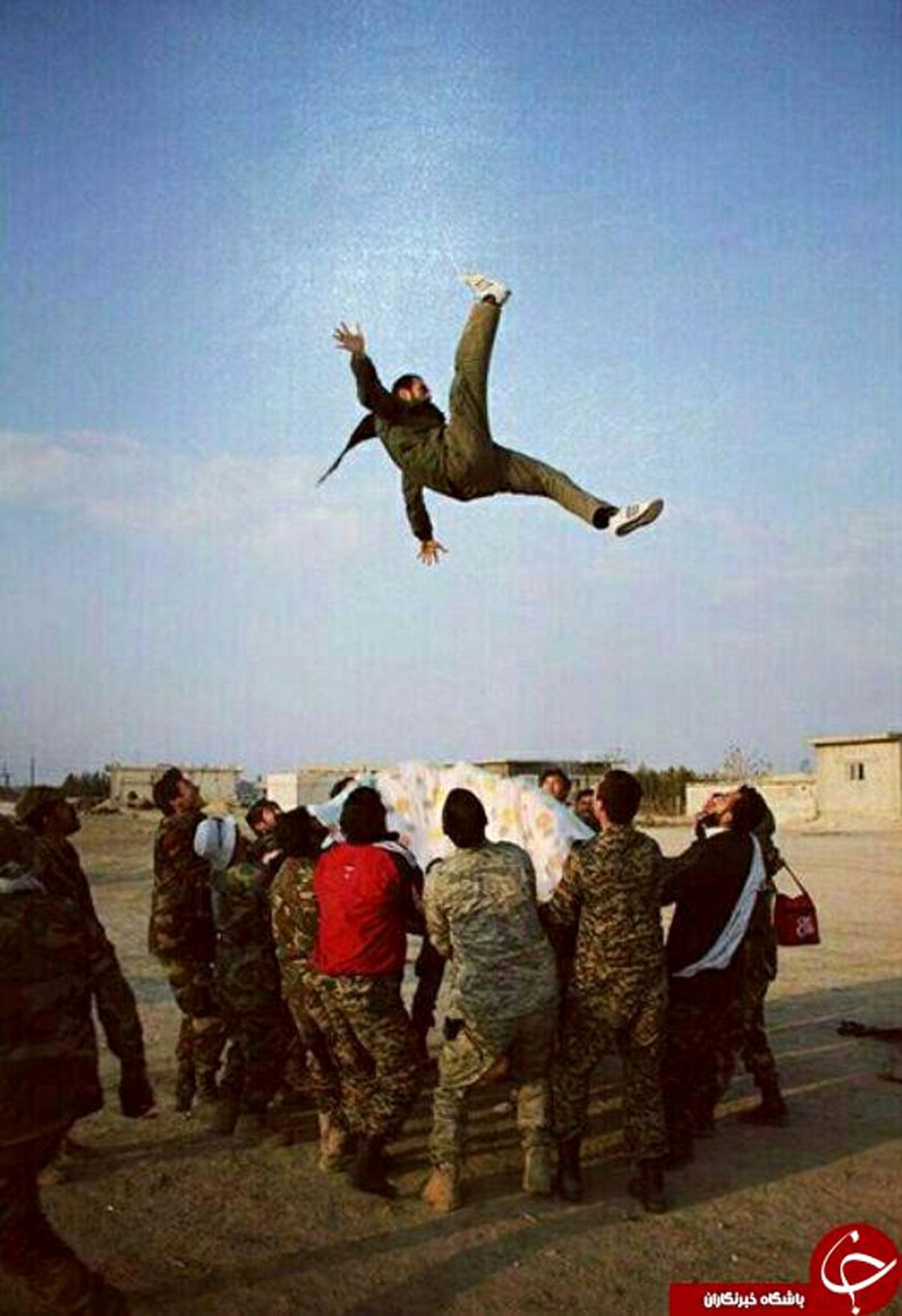 شوخی جالب مدافعان حرم+ عکس