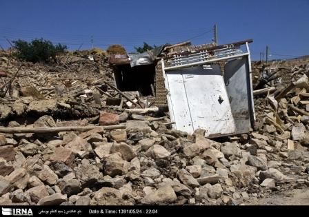 عکس/ خانه‌ای که فقط درش سالم ماند