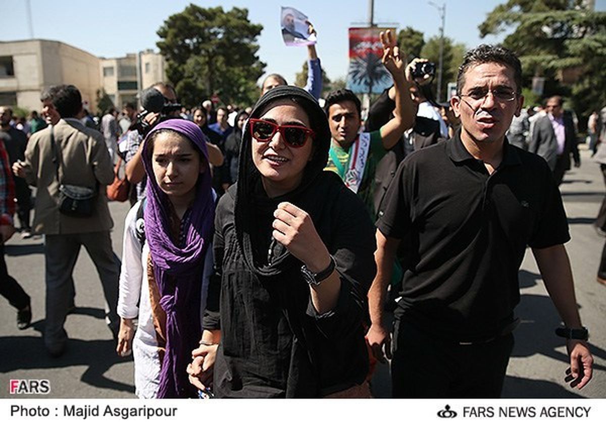 عکس/ بازیگر زن در مراسم استقبال روحانی