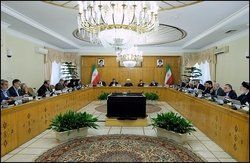 دولت با اصلاح مبلغ حداقل حقوق کارکنانش موافقت کرد