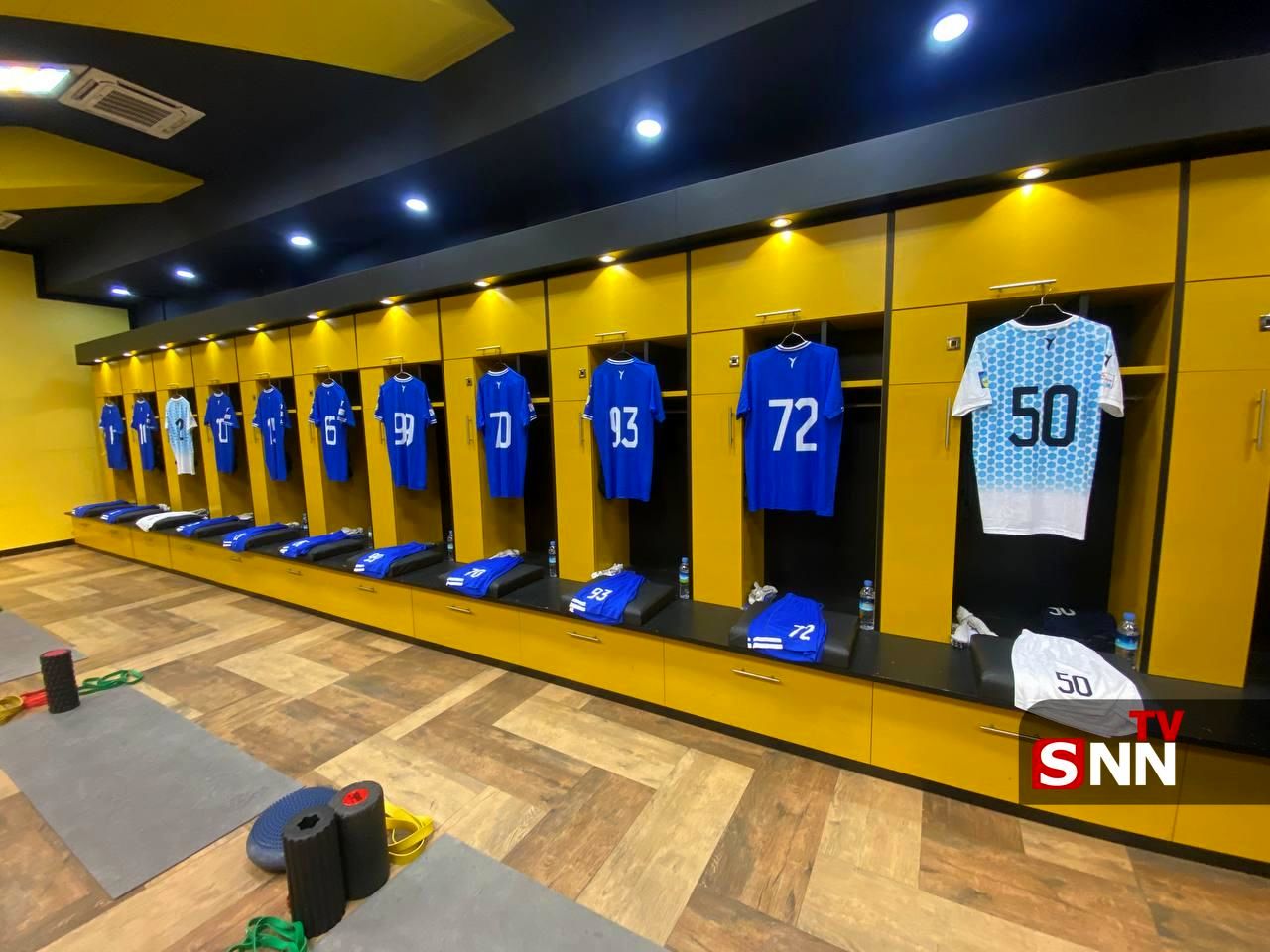 تصاویری از رختکن تیم استقلال پیش از مصاف با سپاهان