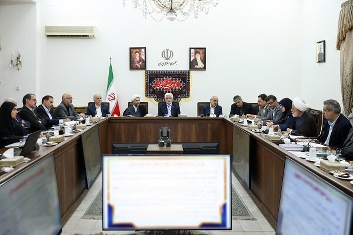 هشدار عارف به محتکرین؛ انبارهای مملو از کالا را باز می‌کنیم