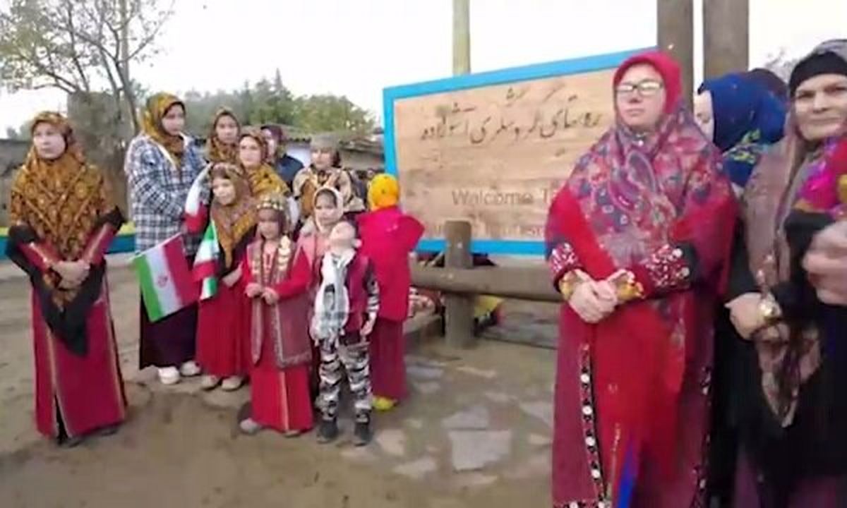 واکنش جالب رئیسی به هدیه دختر ترکمن +عکس