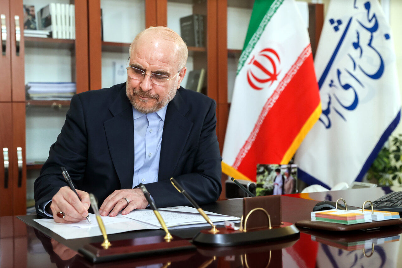 پیام تبریک قالیباف در پی کسب مقام قهرمانی تیم ملی کشتی فرنگی جوانان 