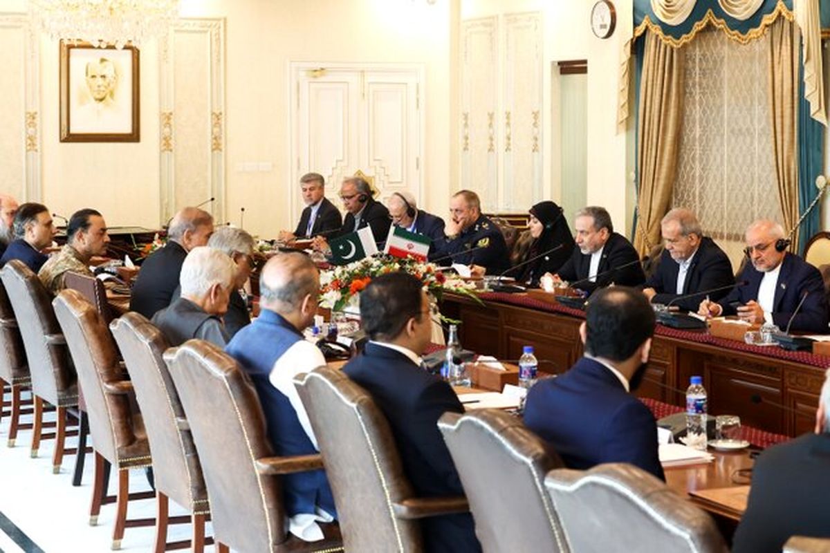 پزشکیان: ایران، در سختی‌ها پاکستان را در کنار خود دیده است/شریف: همراهی پاکستان با ایران تداوم دارد