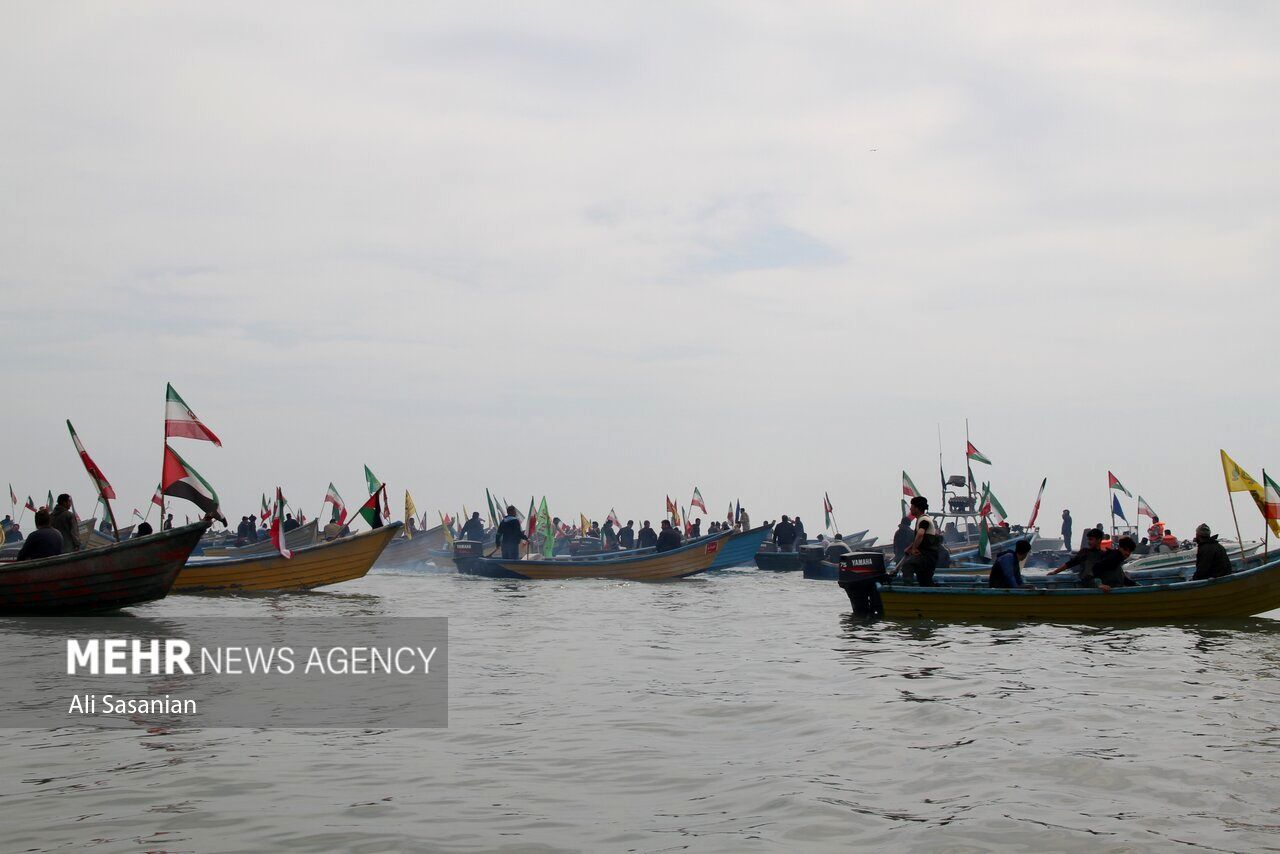 تصاویر: رزمایش اقتدار بسیجیان دریایی شمال کشور در آستارا