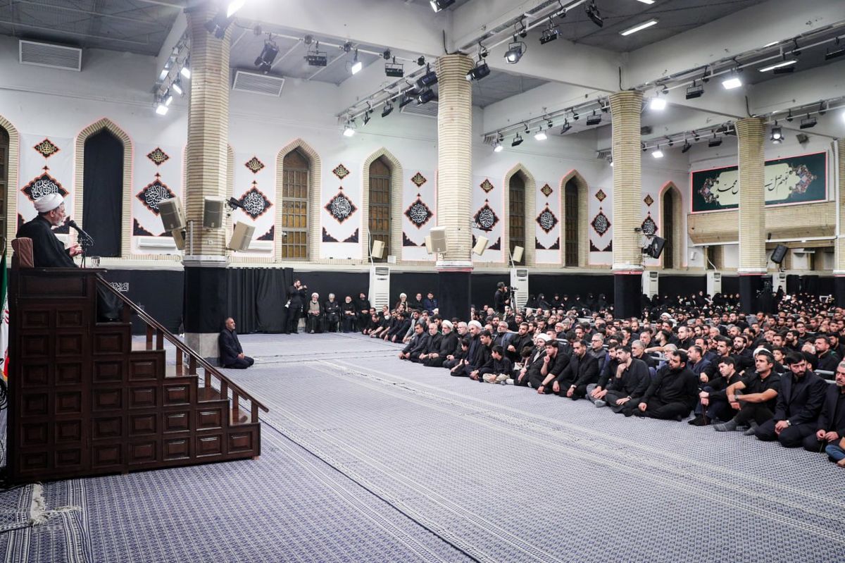 نوحه‌خوانی ‌آقای سعید حدادیان در مراسم شام غریبان حسینی در حسینیه امام خمینی(ره)