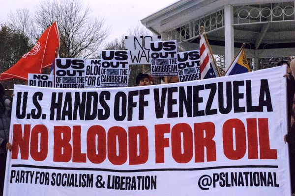 تجمع مقابل کاخ سفید در مخالفت با توطئه علیه ونزوئلا