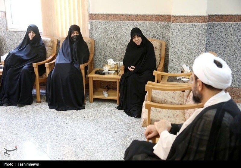 تصاویر: دیدار همسر شهید سلامی با مدیر حوزه‌های علمیه خواهران