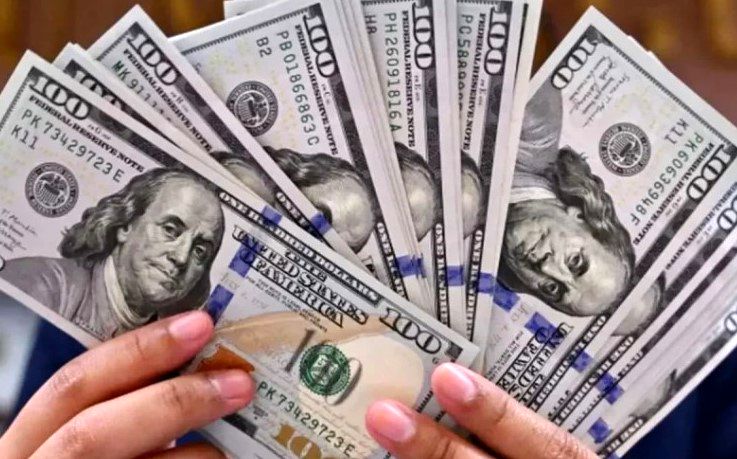 قیمت دلار امروز ۱۷ دی | واکنش بازار به جهش ۴ هزار تومانی