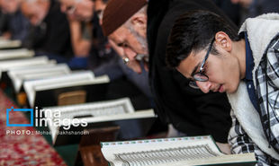 تصاویر: جزء خوانی قرآن در حرم امام رضا (ع)