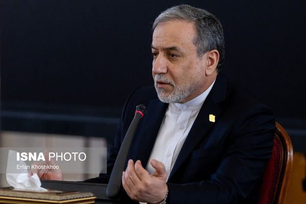 عراقچی: مردم قدرتمند در صحنه باشند؛ ما هم در صحنه هستیم