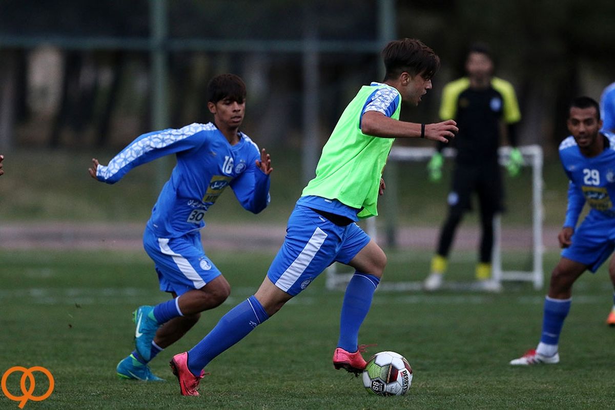 عکس: تلاش جوانان استقلال مقابل شفر