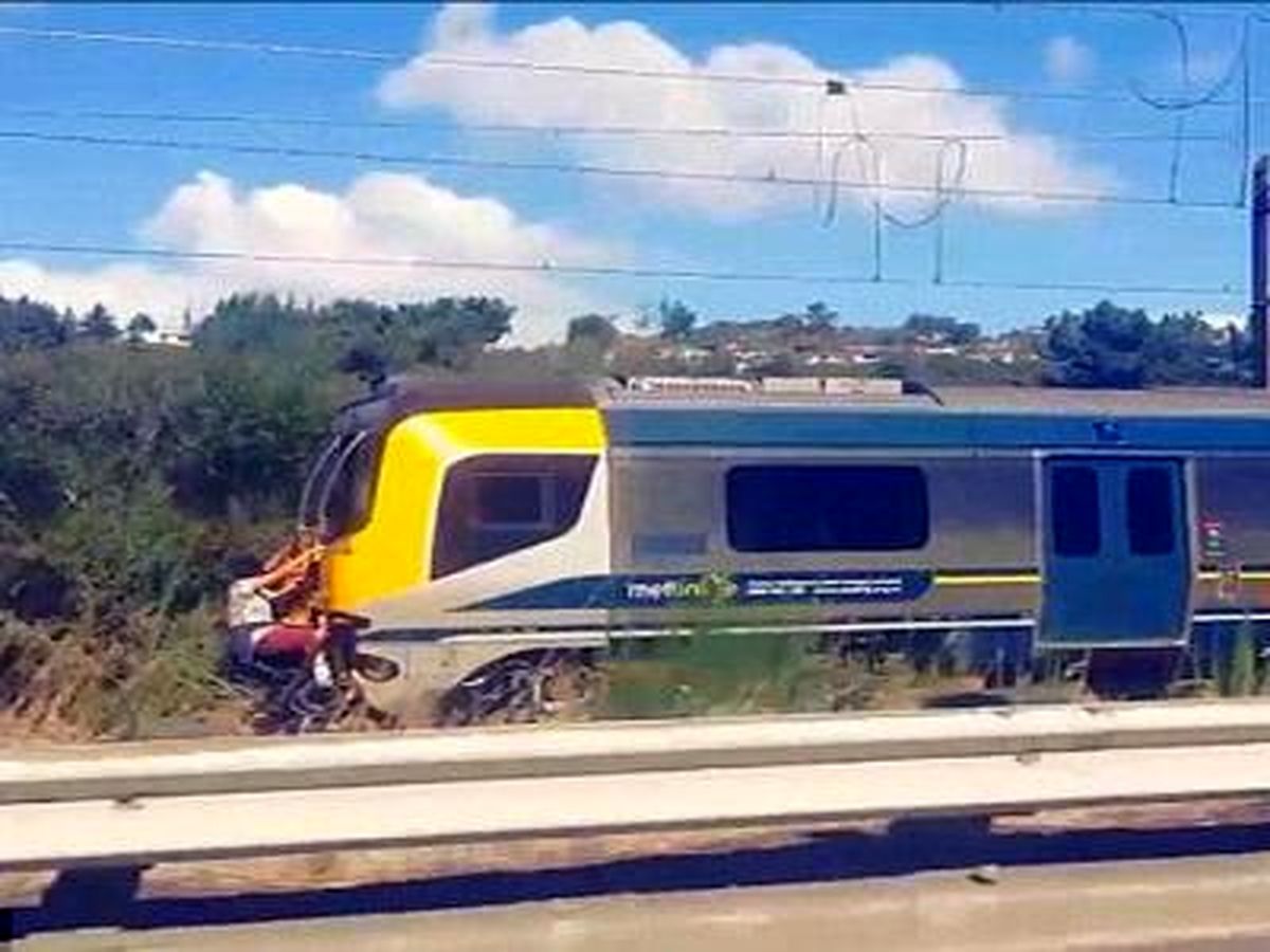 دیوانه وارترین شیرینکاری با قطار/تصاویر