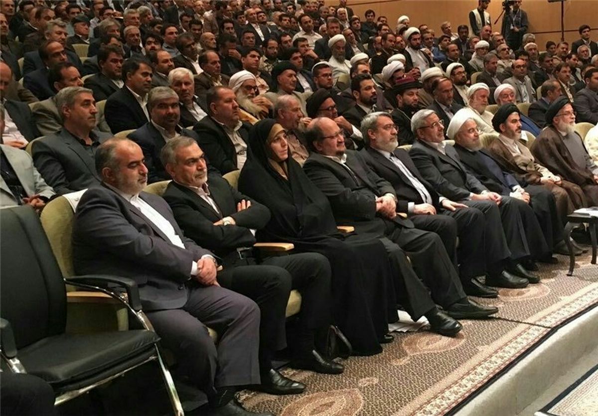 حضور مجدد «حسین فریدون»در کنار رئیس‌جمهور +عکس