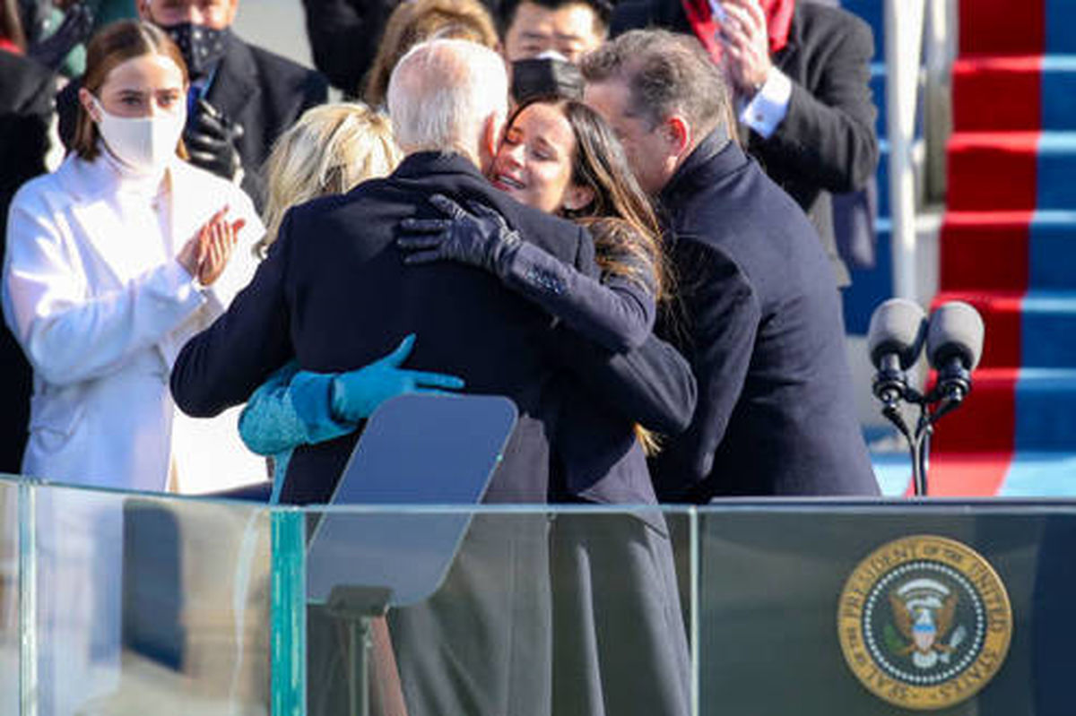 در مراسم تحلیف بایدن کرونا نبود! +عکس