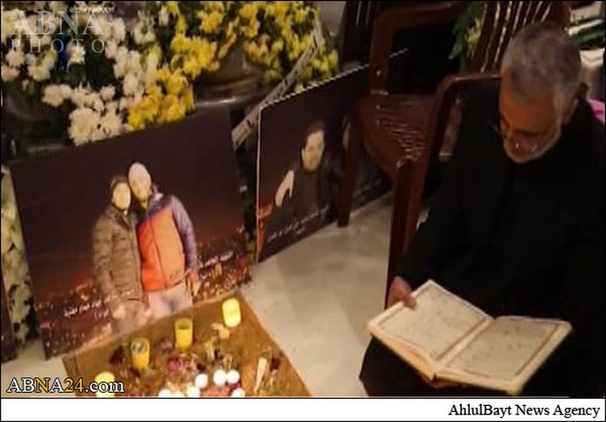 قرآن‎خوانی سردار بر مزارجهاد مغنیه/تصاویر