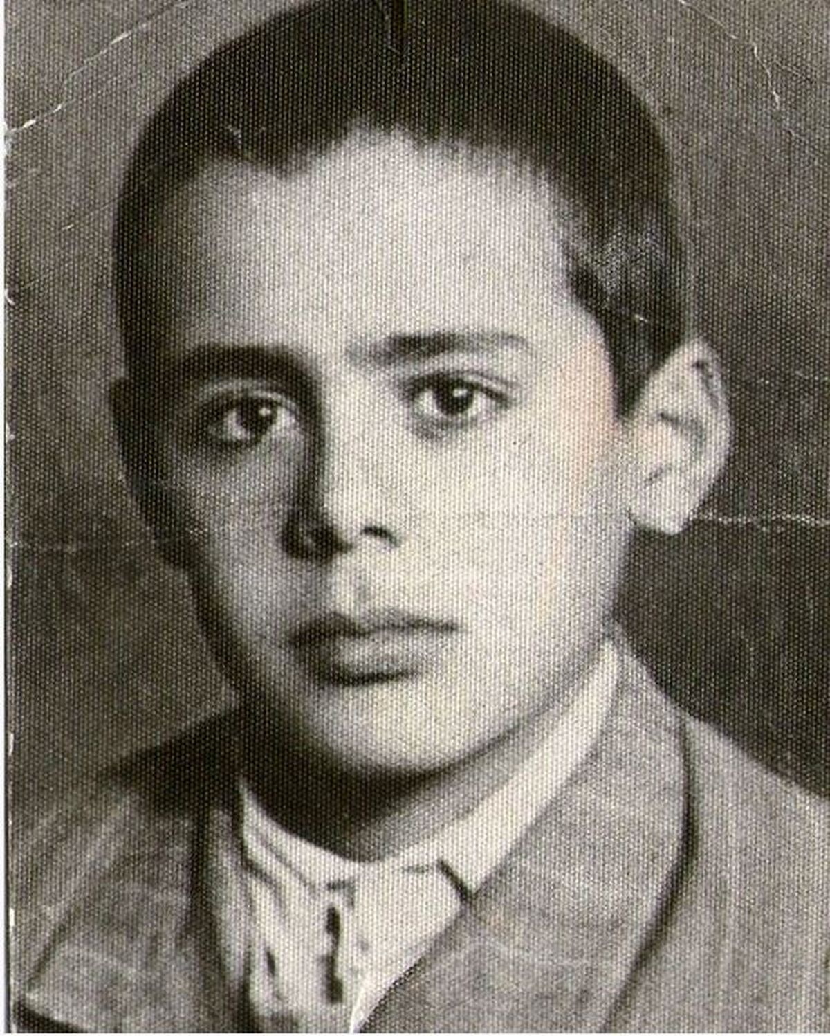عکسی از نوجوانی جمشید هاشم پور