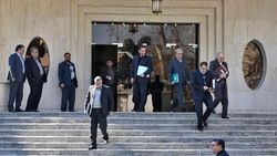 ابطحی: وزرای روحانی پاشنه گیوههایشان را نکشیدند!