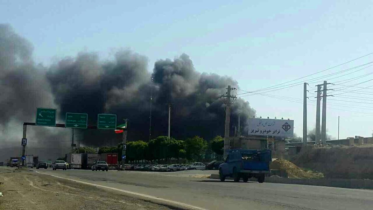 عکس: آتشسوزی در کارخانه ایران خودرو تبریز