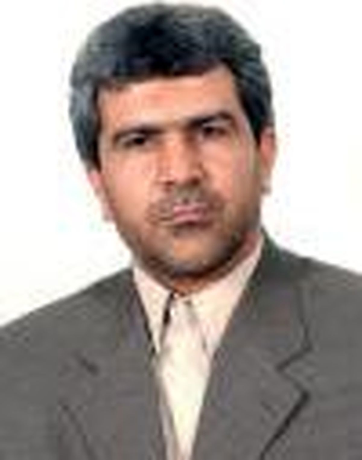 عدم اجرای کامل قوانین سهمیه بندی بنزین توسط دولت