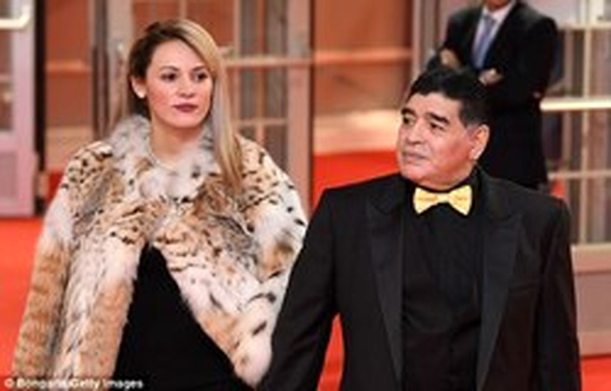 لباس  نامزد «دیگو مارادونا» جنجال بپا کرد! +تصاویر