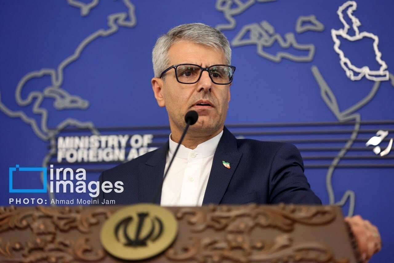 بقائی: خشک مغزی منشأ خودفریبی است