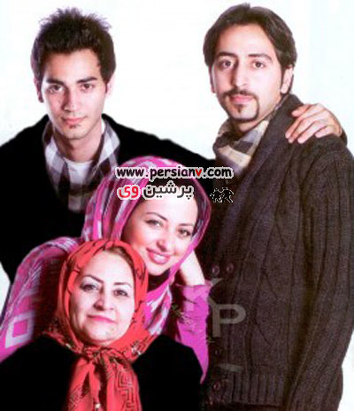 بازیگرمعروف به همراه مادر و برادرانش/عکس