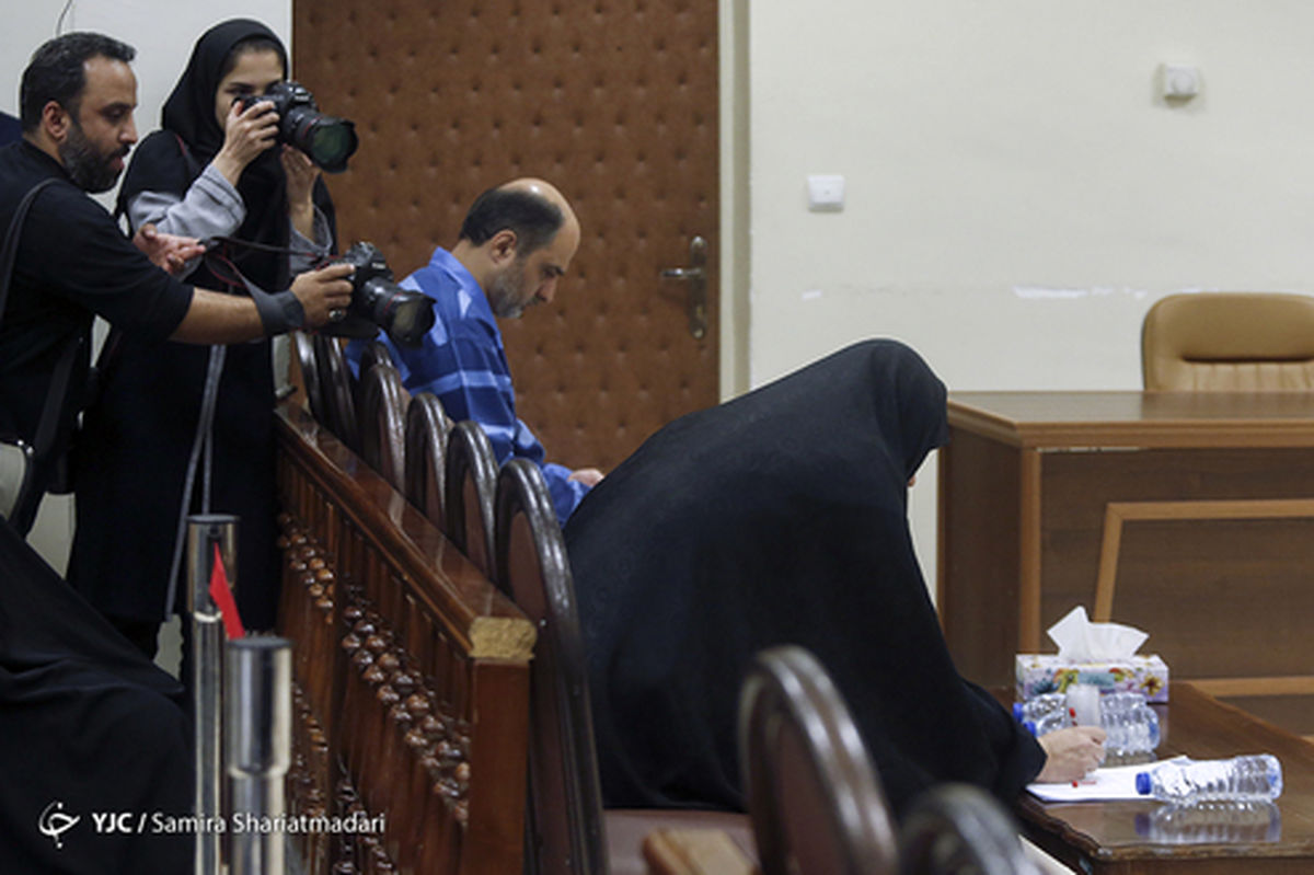 ناخن های لاک زده دختر نعمت زاده در دادگاه! +عکس