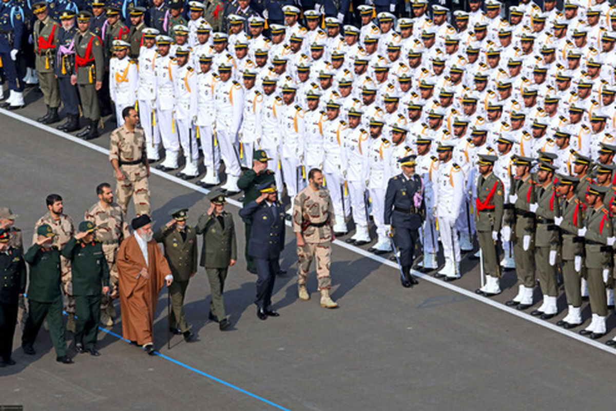 فیلم: لحظاتی دیدنی از ساندیدن فرمانده کل قوا