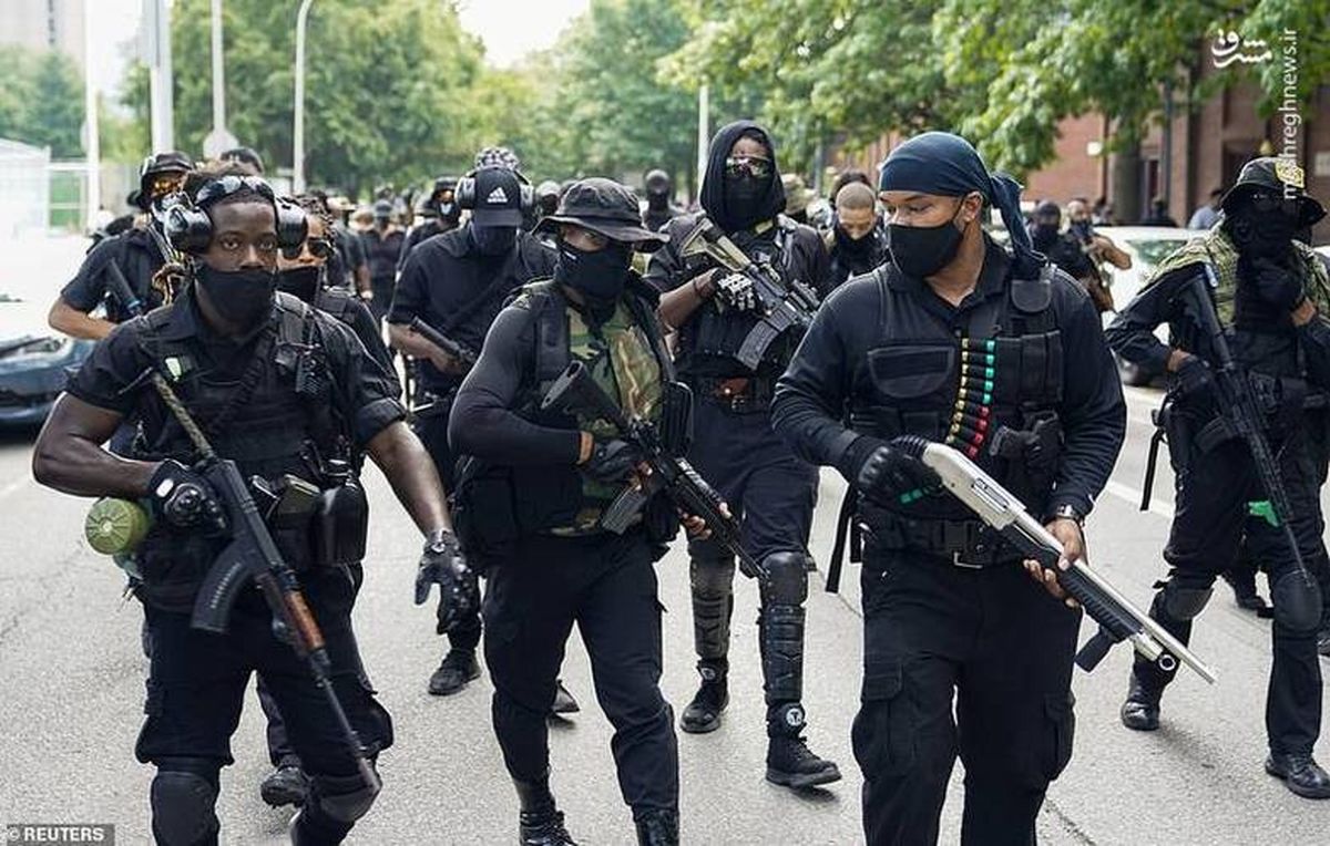 تصاویر: رژه لشکر سیاه‌پوستان مسلح آمریکا