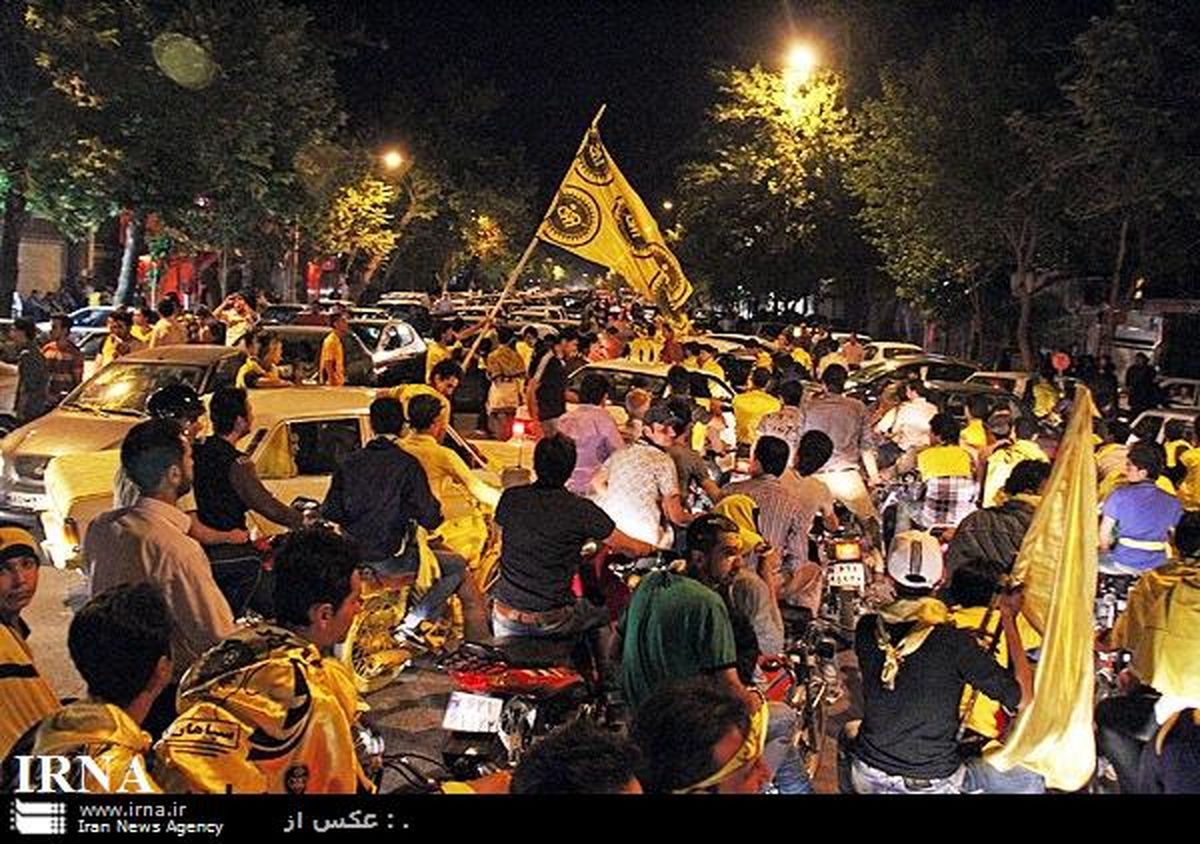 شادی اصفهانیها پس از قهرمانی/عکس