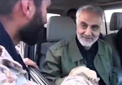 بوسیدن دست سرباز توسط سردار دلها +فیلم