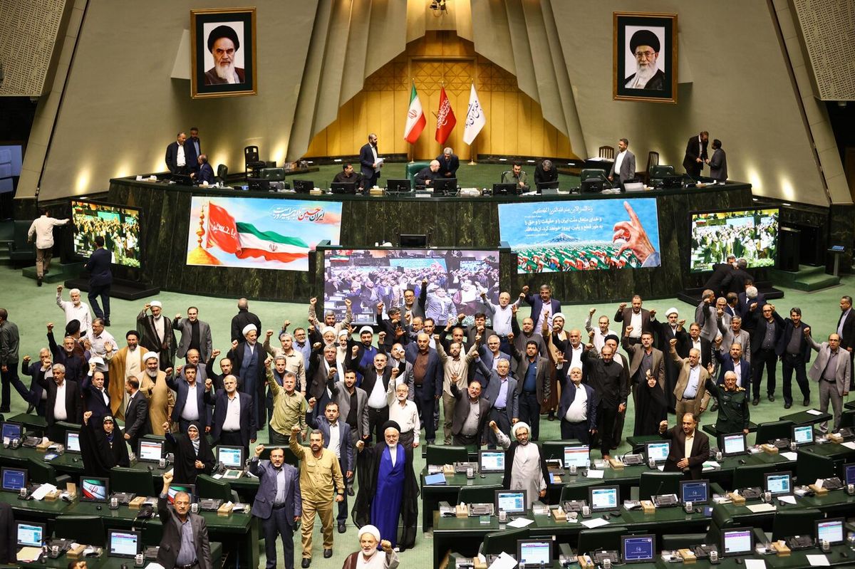 تصمیم تعلیق همکاری ایران با آژانس در مجلس  در رسانه های عربی
