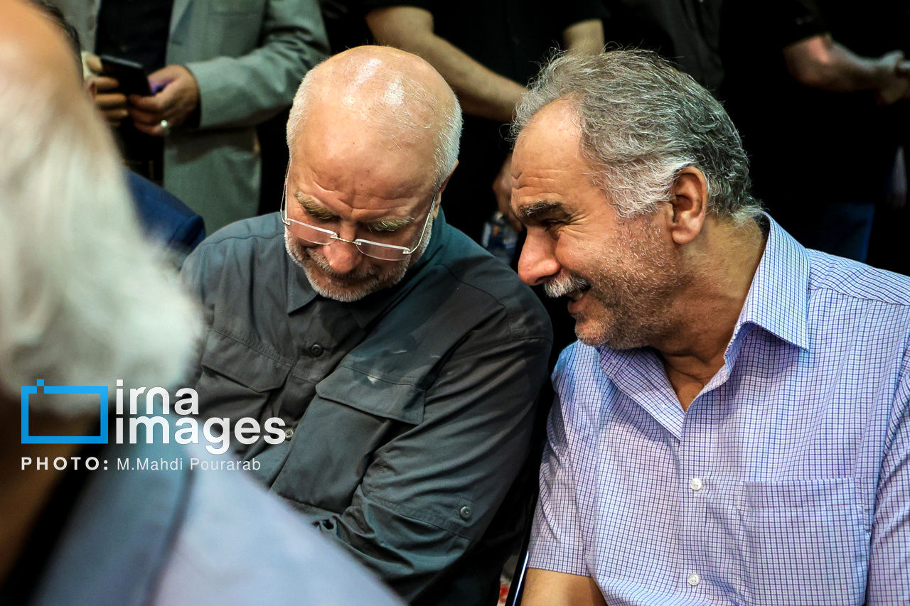 تصاویر: قالیباف و پزشکیان در مجلس ترحیم احمد توکلی