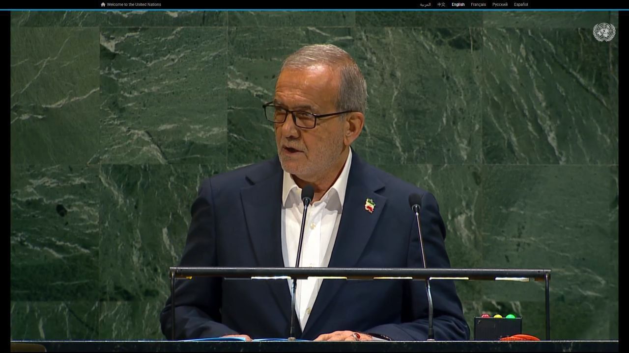 ایران در برابر مهاجمان سر فرود نمیآورد